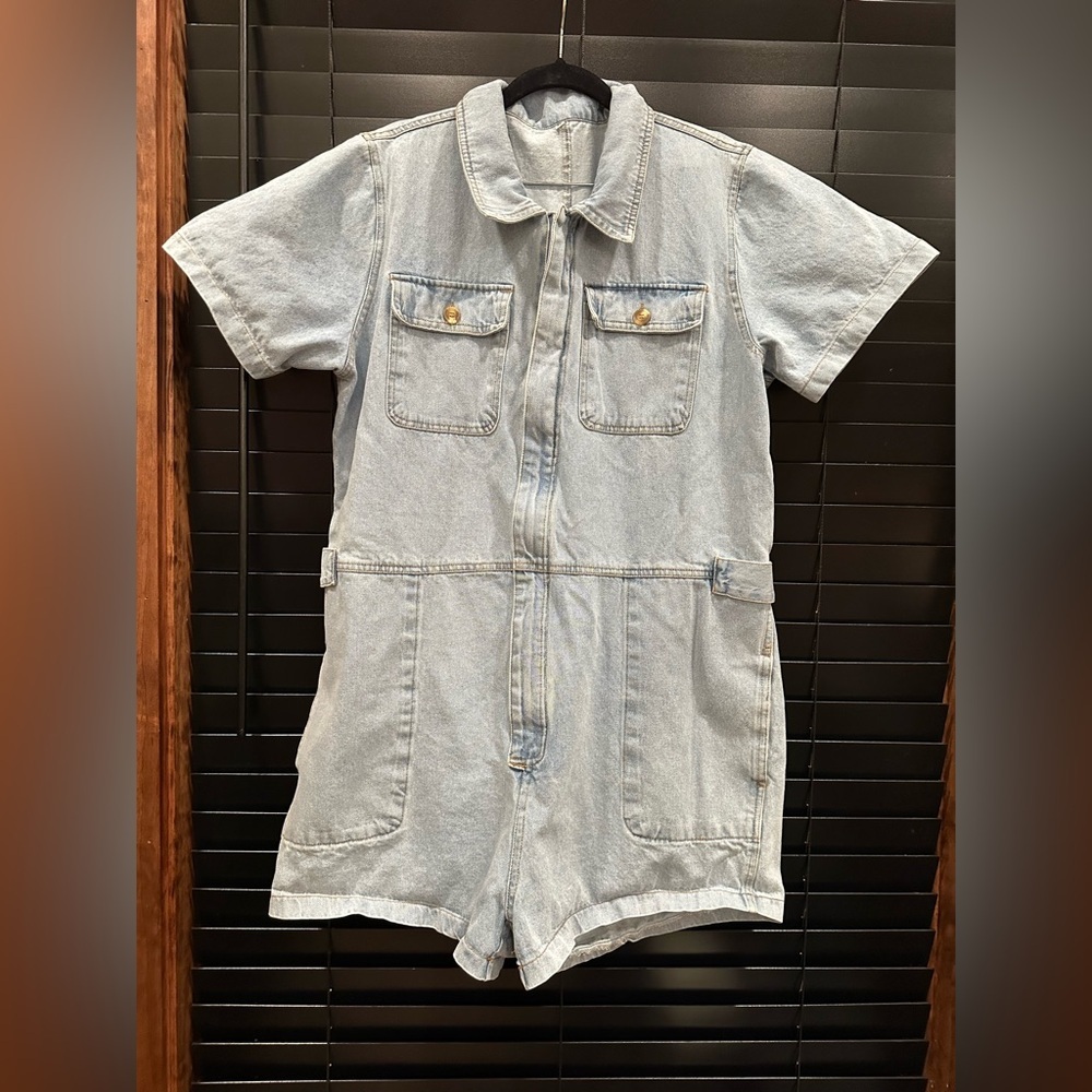 Euc Light Blue Denim Romper short sleeves - Picture 2 of 10